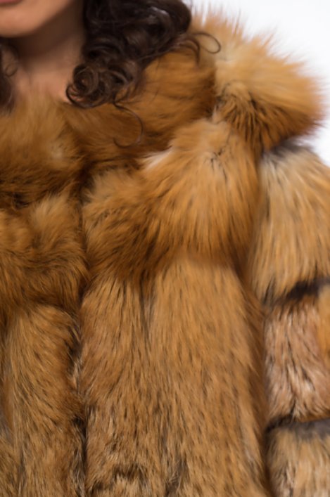 Дамскo късо палто лисица