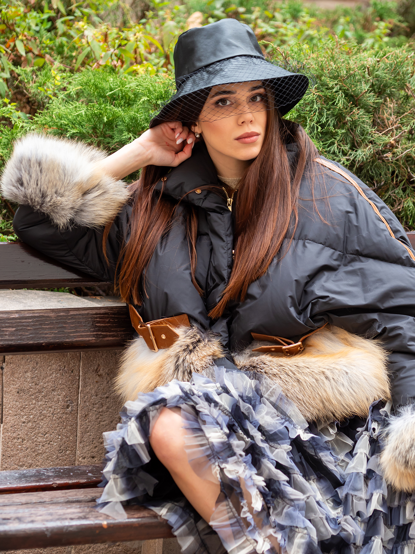 Дамско пухено яке с джобове от лисица
